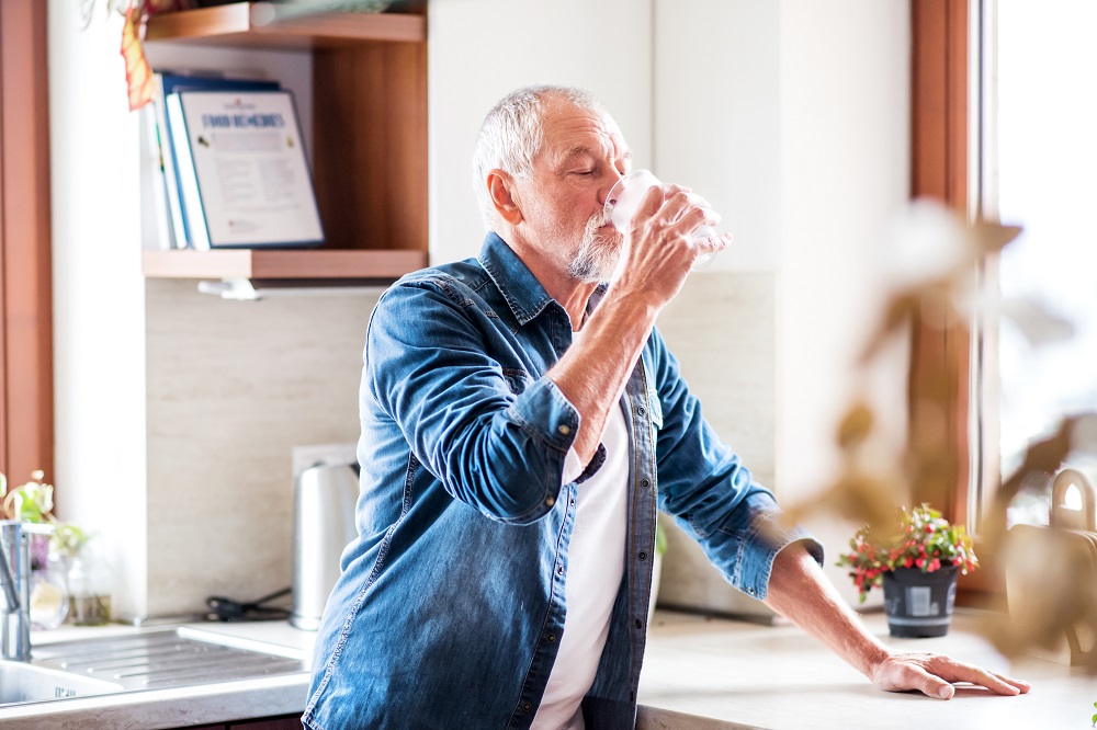 Drinking water helps rinse teeth