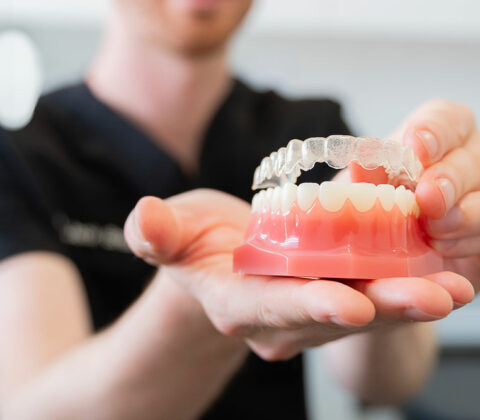 invisalign trays on dummy teeth