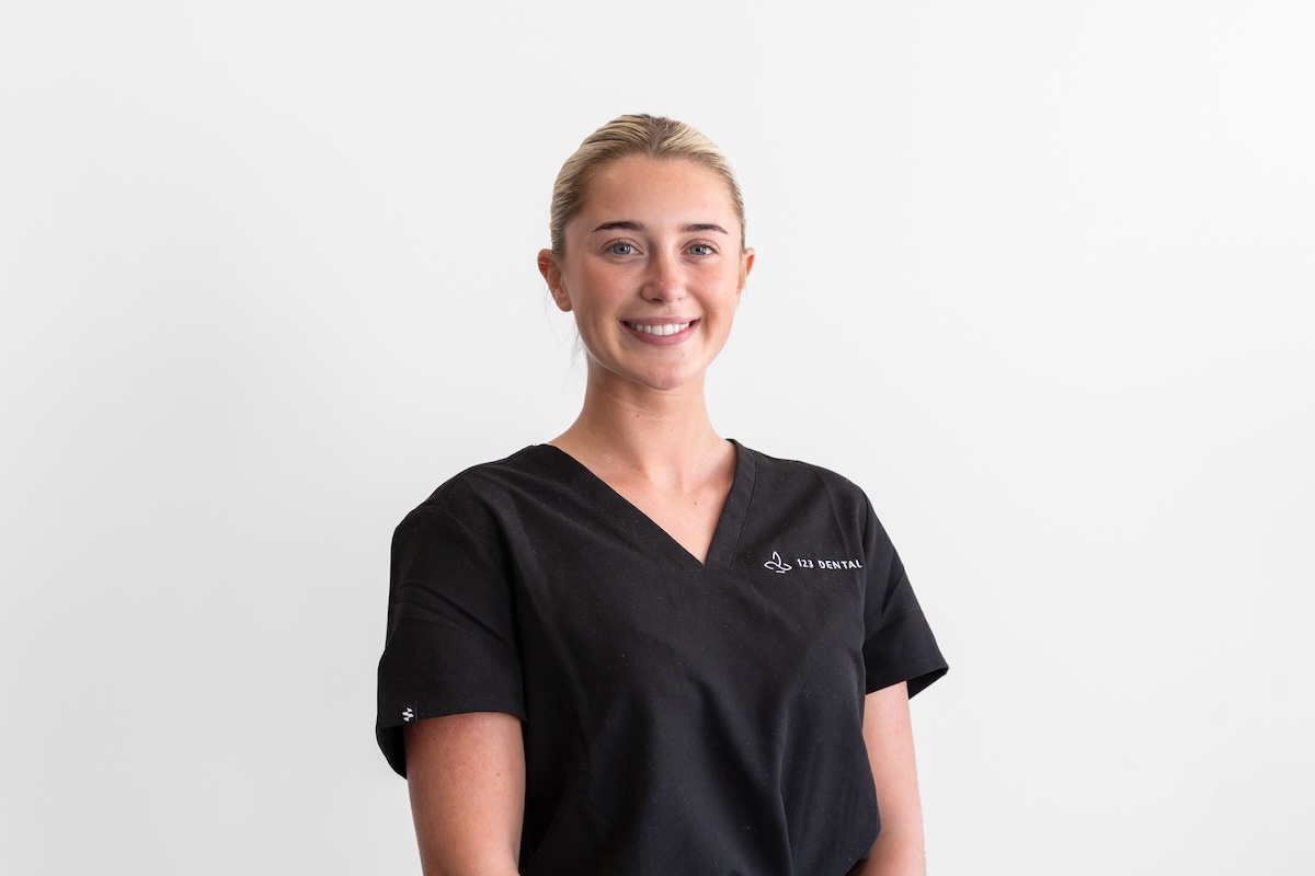 evie-dental-assistant evie dental assistant from 123 dental