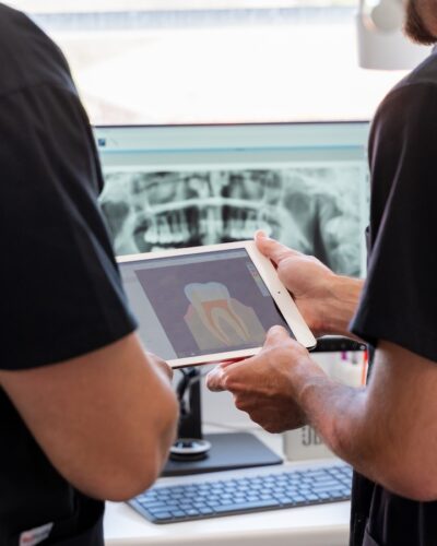 dental-implants-cosmetic cosmetic dental implants on ipad