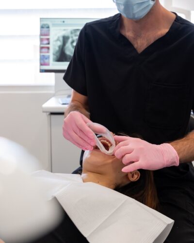 dental-veneers-cosmetic dentist preparing for dental veneers