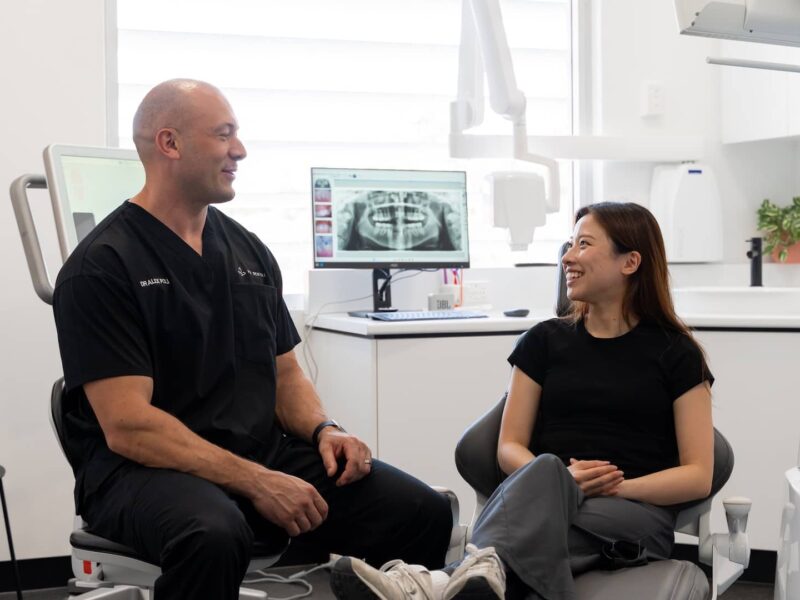 why-choose-us-clean Dentist speaking with a patient at 123 Dental in Perth as part of personalised preventative dental care